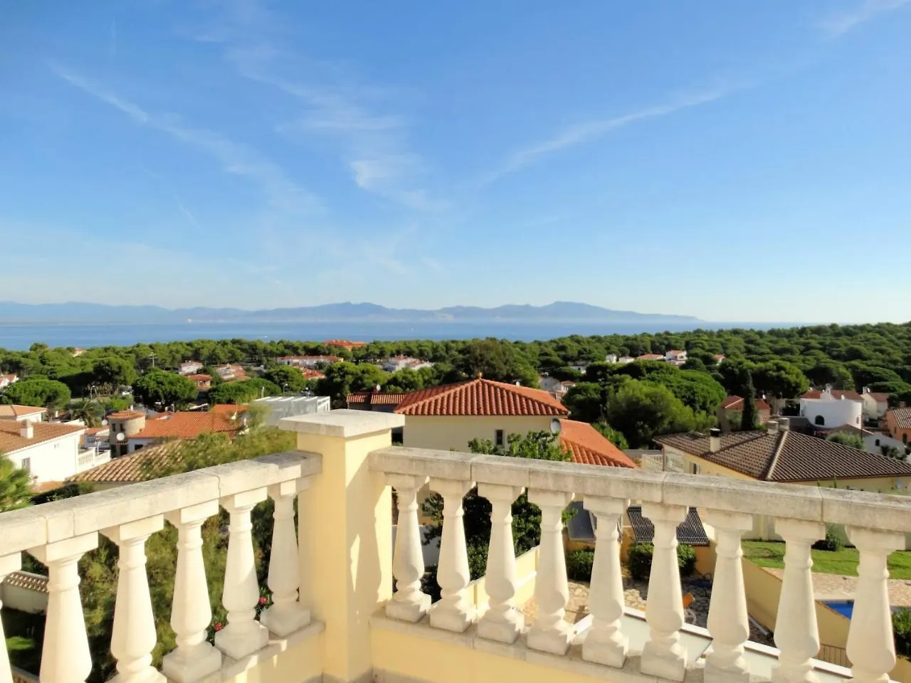 Villa Kaphini 0*, L' Escala